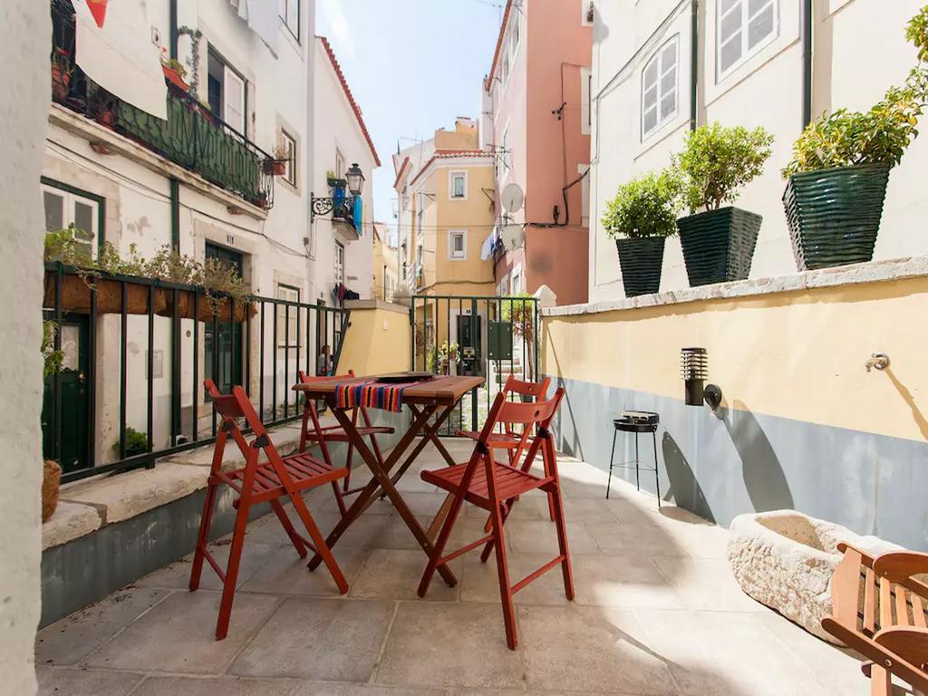 Appartamento Pátio Alfama Lisbona Esterno foto